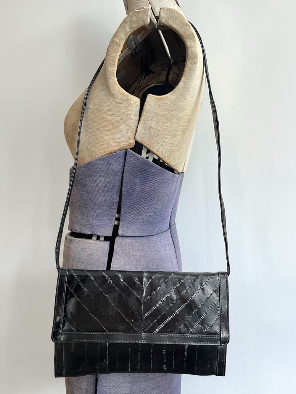 Vintage 70s/80s Black Glossy Eelskin Leather Convertible Clutch/Shoulder Bag